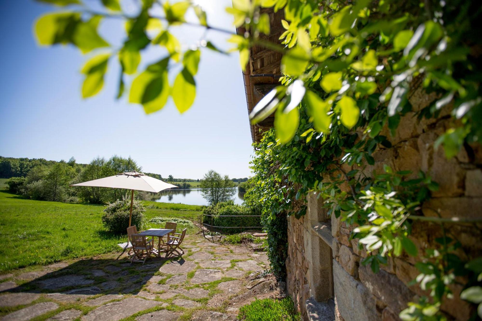 Hotel Domaine Des Etangs, Auberge Resorts Collection Massignac Exteriör bild