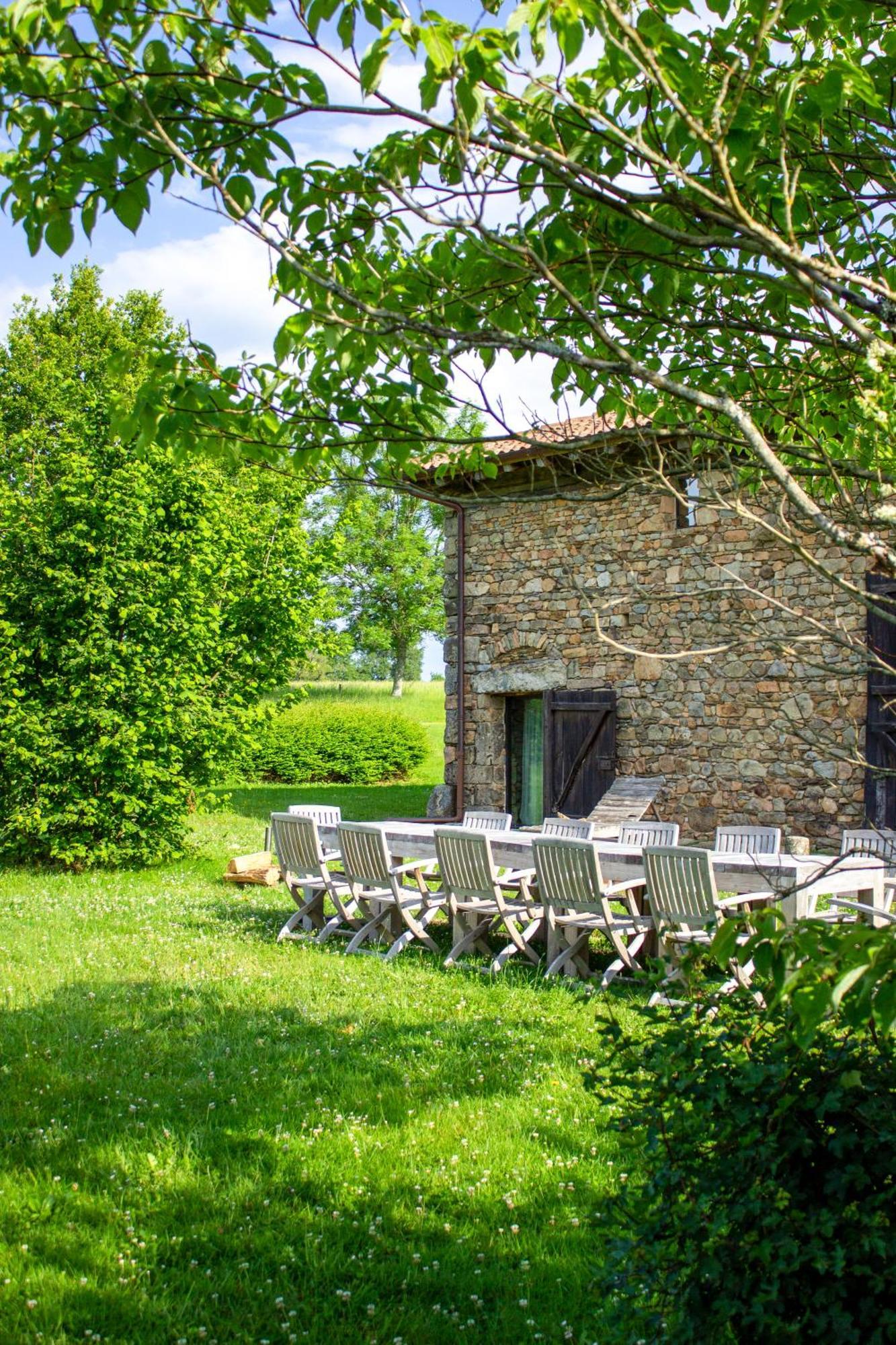 Hotel Domaine Des Etangs, Auberge Resorts Collection Massignac Exteriör bild